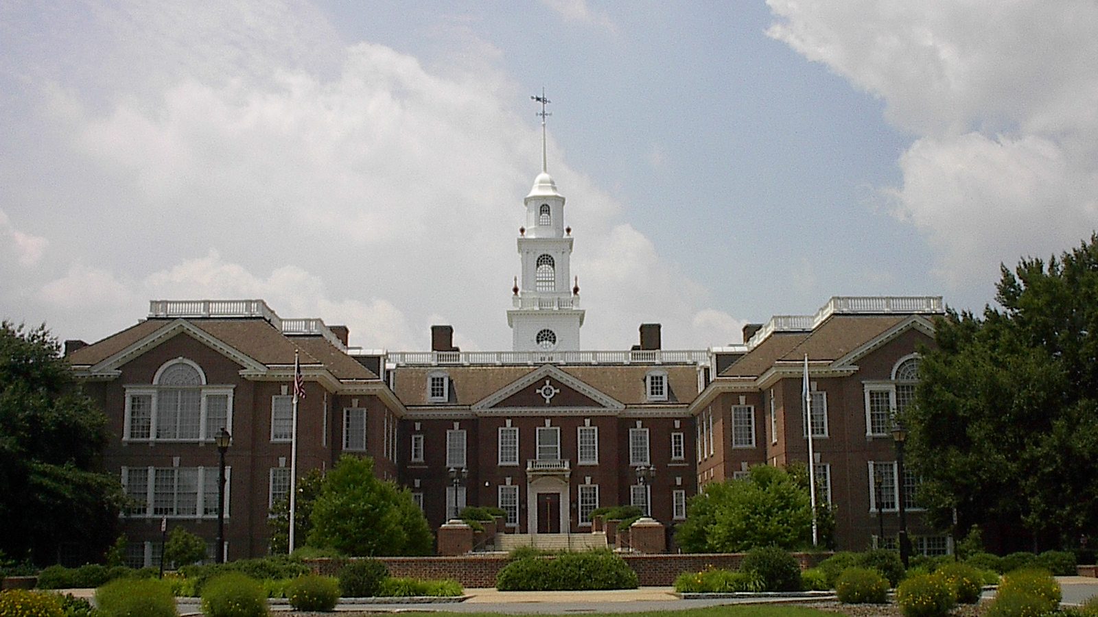 Live seminar in Dover, Delaware at the state capital with government buildings and downtown districts