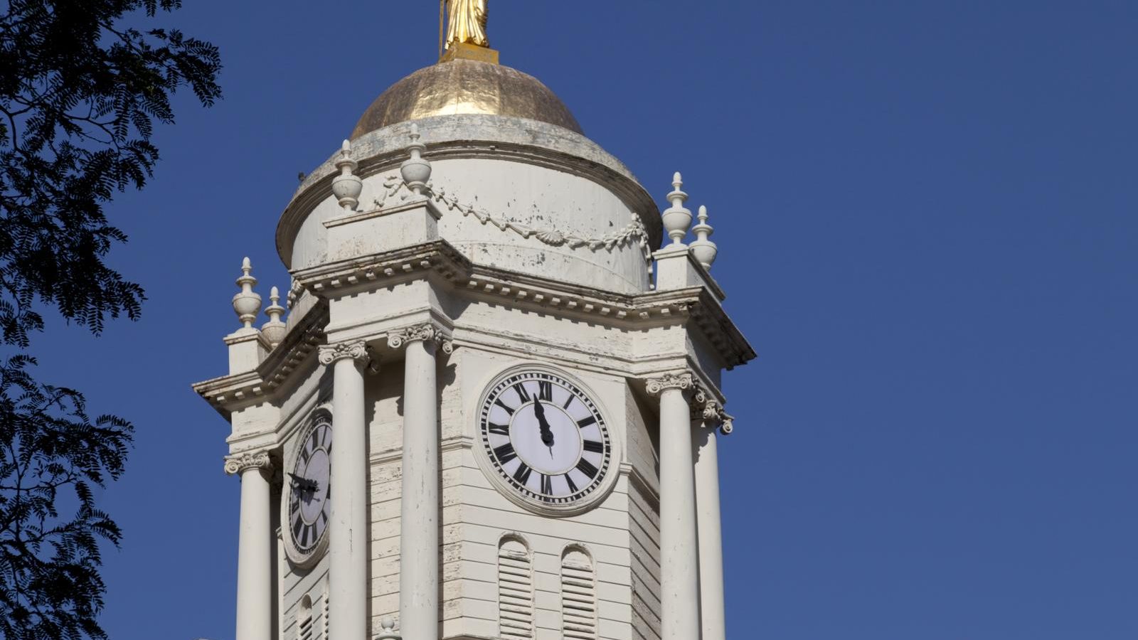 Live seminar in Hartford with insurance and aerospace professionals building in Connecticut